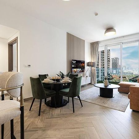 Chic 2 Bed Near Trade Centre With 5 Star Amenities Apartamento Dubai Exterior foto