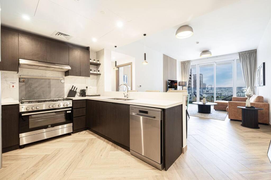 Chic 2 Bed Near Trade Centre With 5 Star Amenities Apartamento Dubai Exterior foto