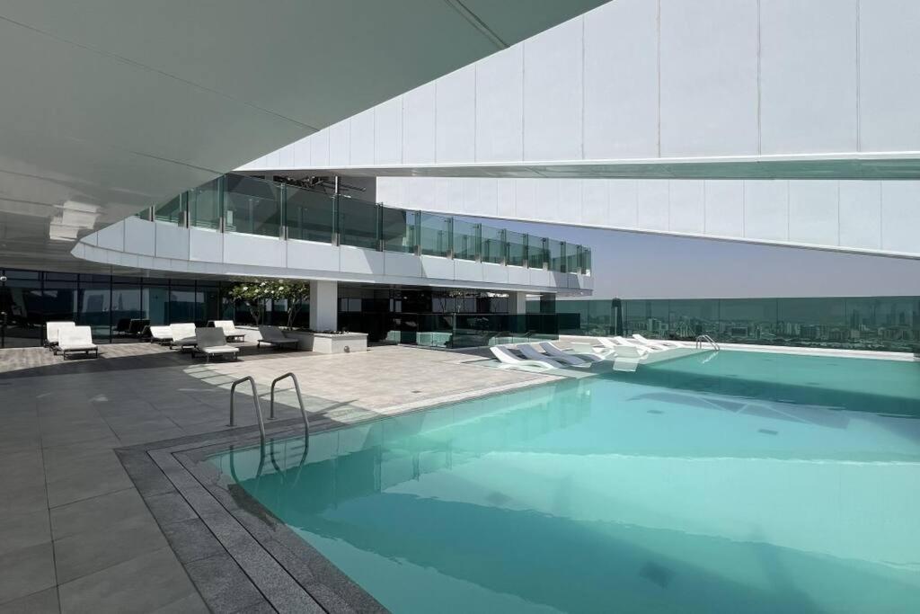 Chic 2 Bed Near Trade Centre With 5 Star Amenities Apartamento Dubai Exterior foto