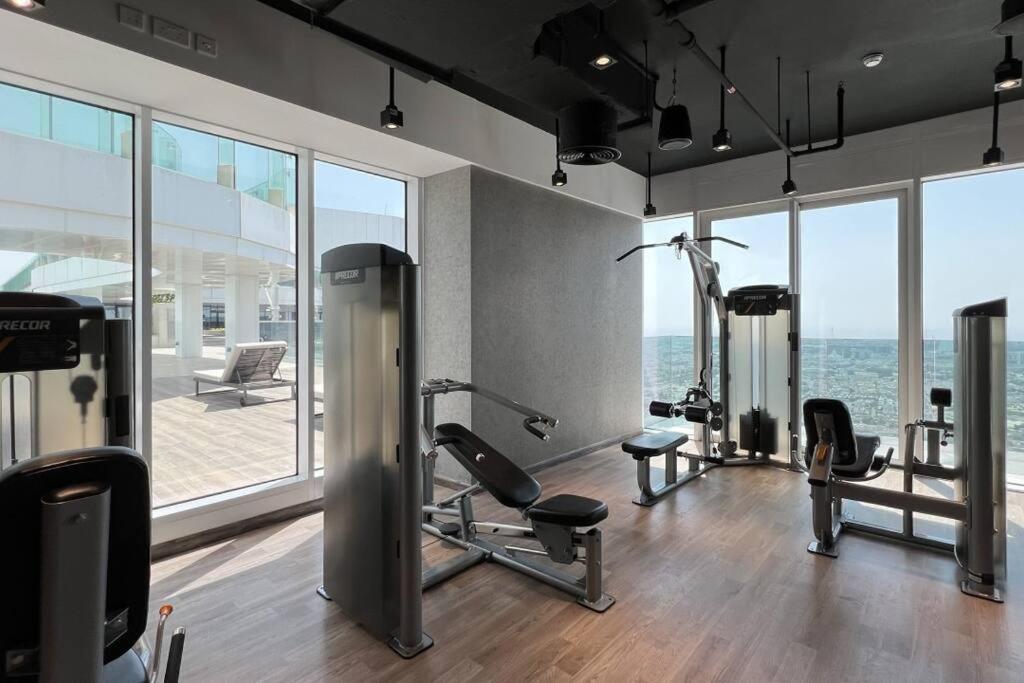 Chic 2 Bed Near Trade Centre With 5 Star Amenities Apartamento Dubai Exterior foto
