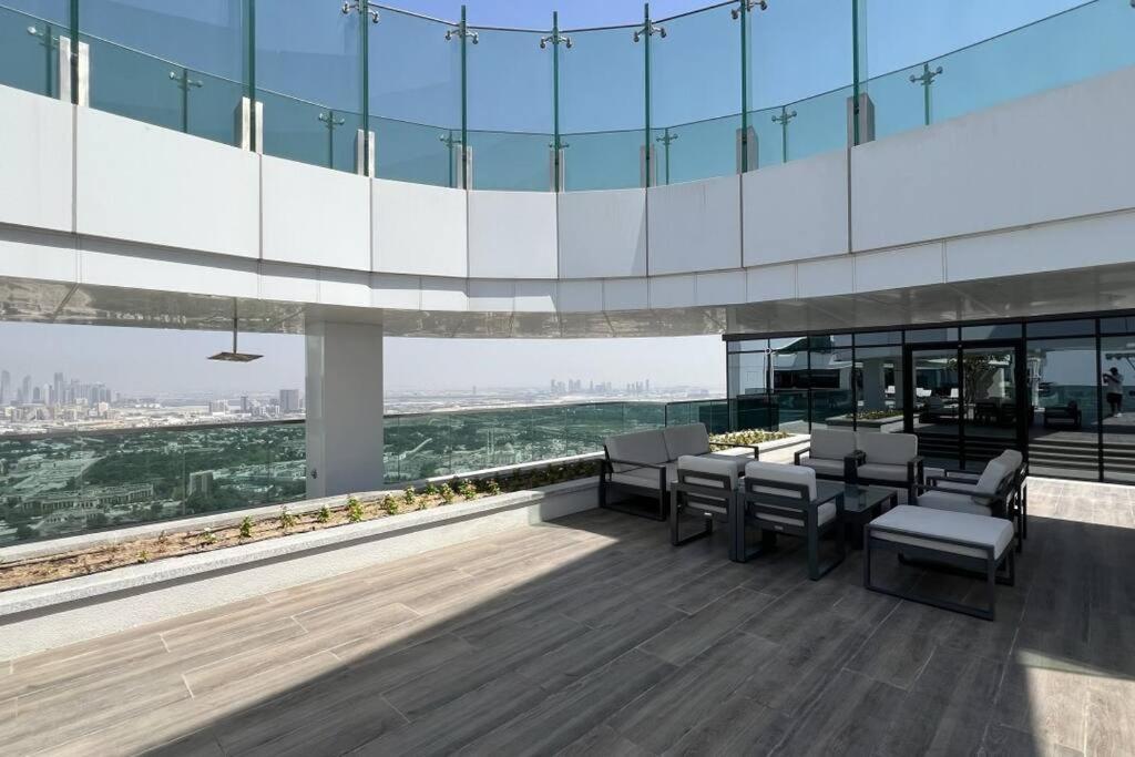 Chic 2 Bed Near Trade Centre With 5 Star Amenities Apartamento Dubai Exterior foto
