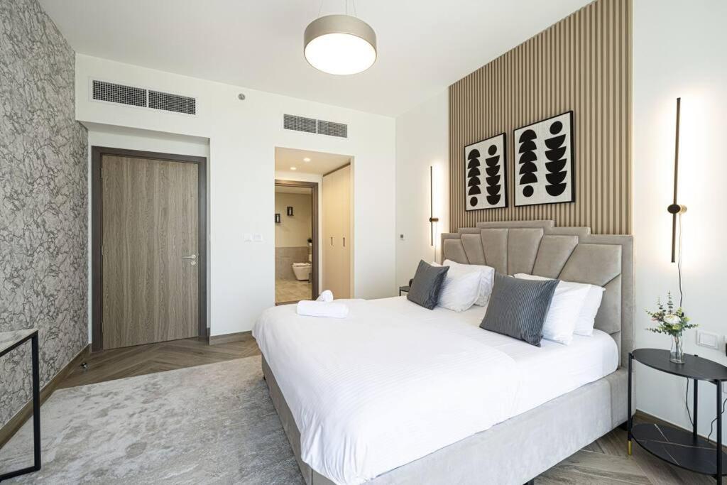 Chic 2 Bed Near Trade Centre With 5 Star Amenities Apartamento Dubai Exterior foto