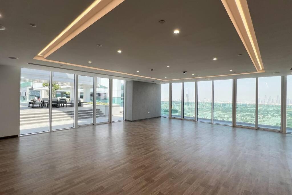 Chic 2 Bed Near Trade Centre With 5 Star Amenities Apartamento Dubai Exterior foto