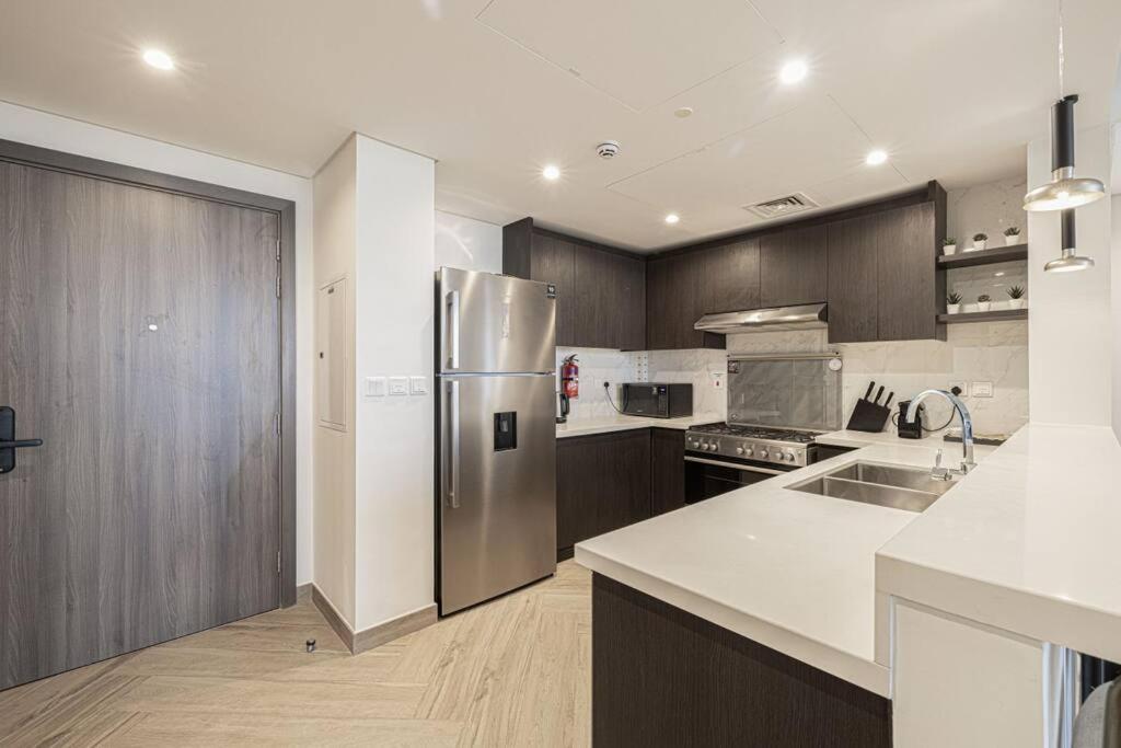 Chic 2 Bed Near Trade Centre With 5 Star Amenities Apartamento Dubai Exterior foto