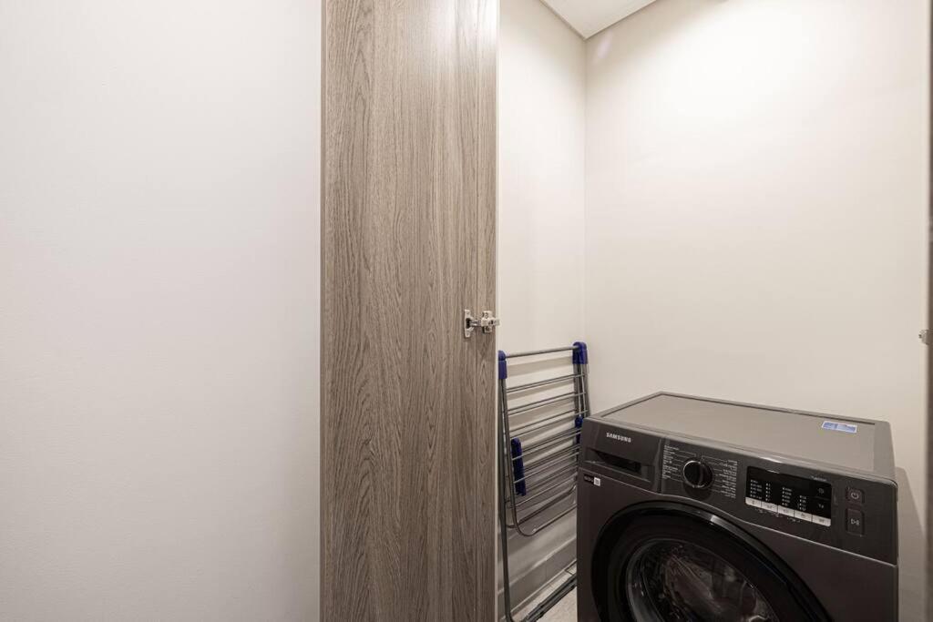 Chic 2 Bed Near Trade Centre With 5 Star Amenities Apartamento Dubai Exterior foto