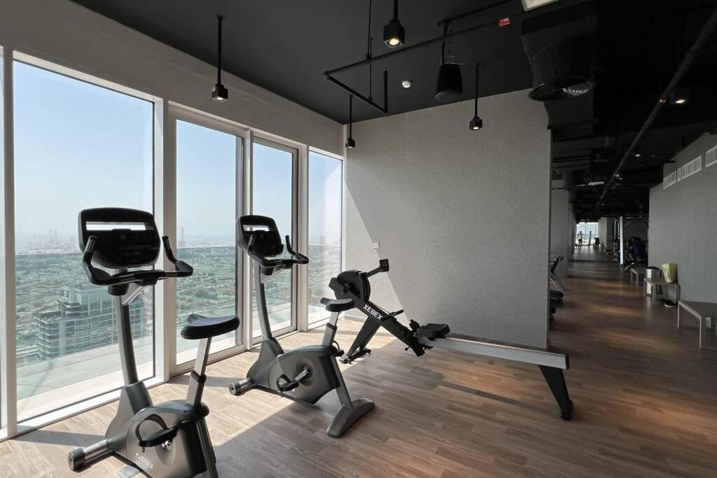 Chic 2 Bed Near Trade Centre With 5 Star Amenities Apartamento Dubai Exterior foto