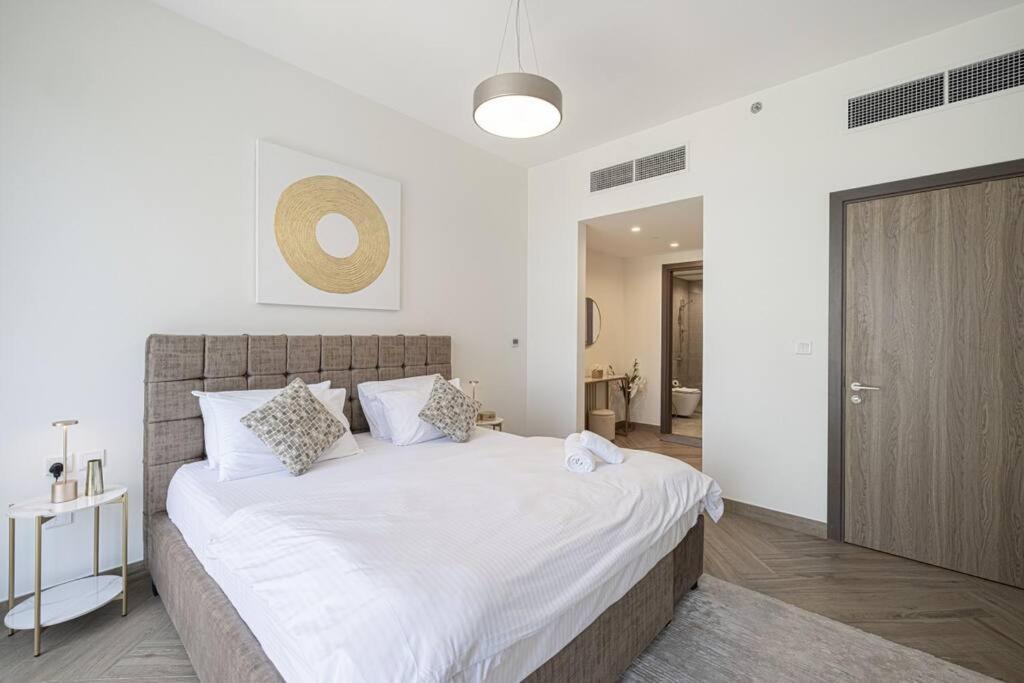 Chic 2 Bed Near Trade Centre With 5 Star Amenities Apartamento Dubai Exterior foto