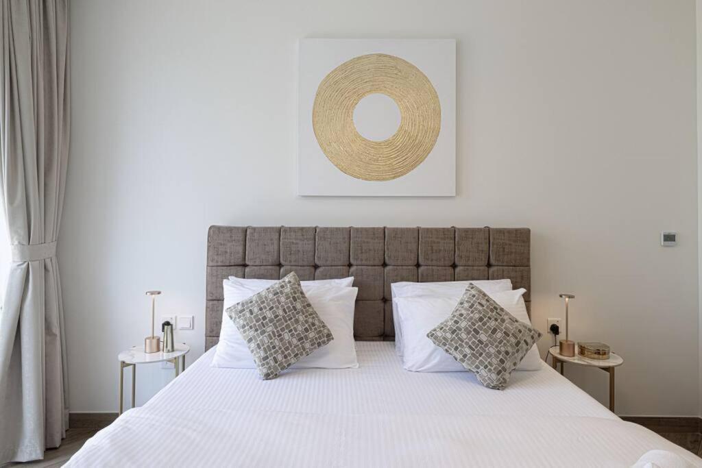 Chic 2 Bed Near Trade Centre With 5 Star Amenities Apartamento Dubai Exterior foto